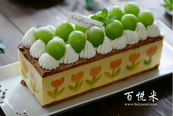 水果蛋糕是用哪一些水果制作的,什么是水果蛋糕？